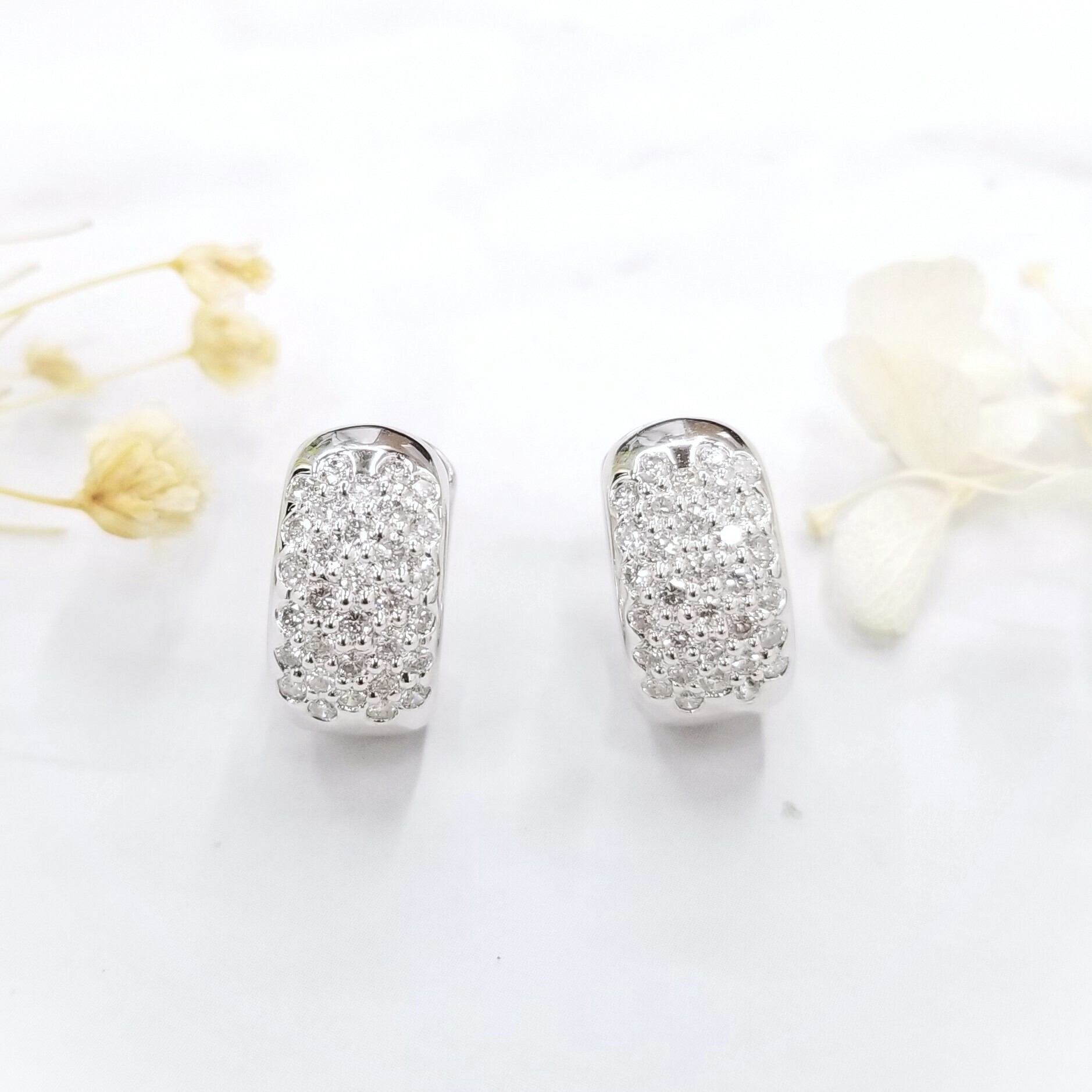 18K White Gold 0.95ct Diamond Earrings