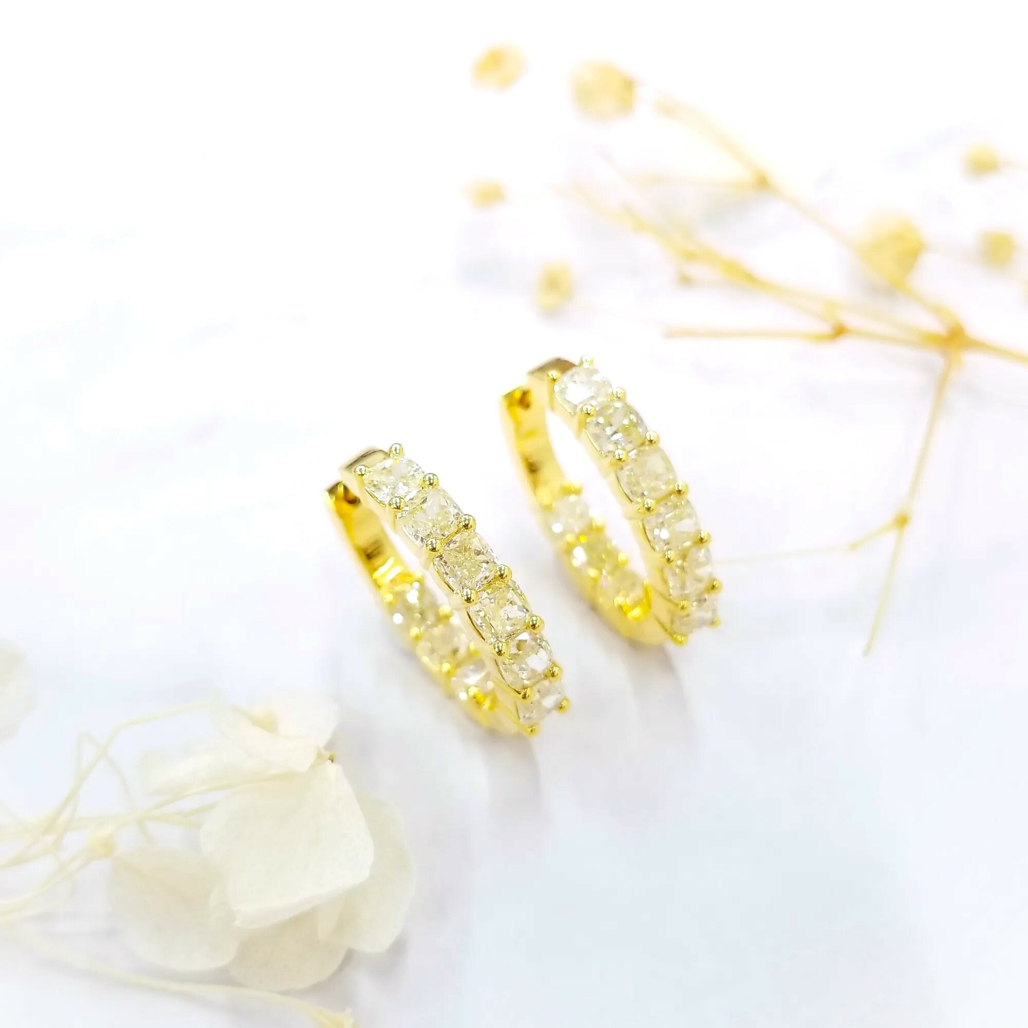 18K Yellow Gold 3.86ct Diamond Earrings