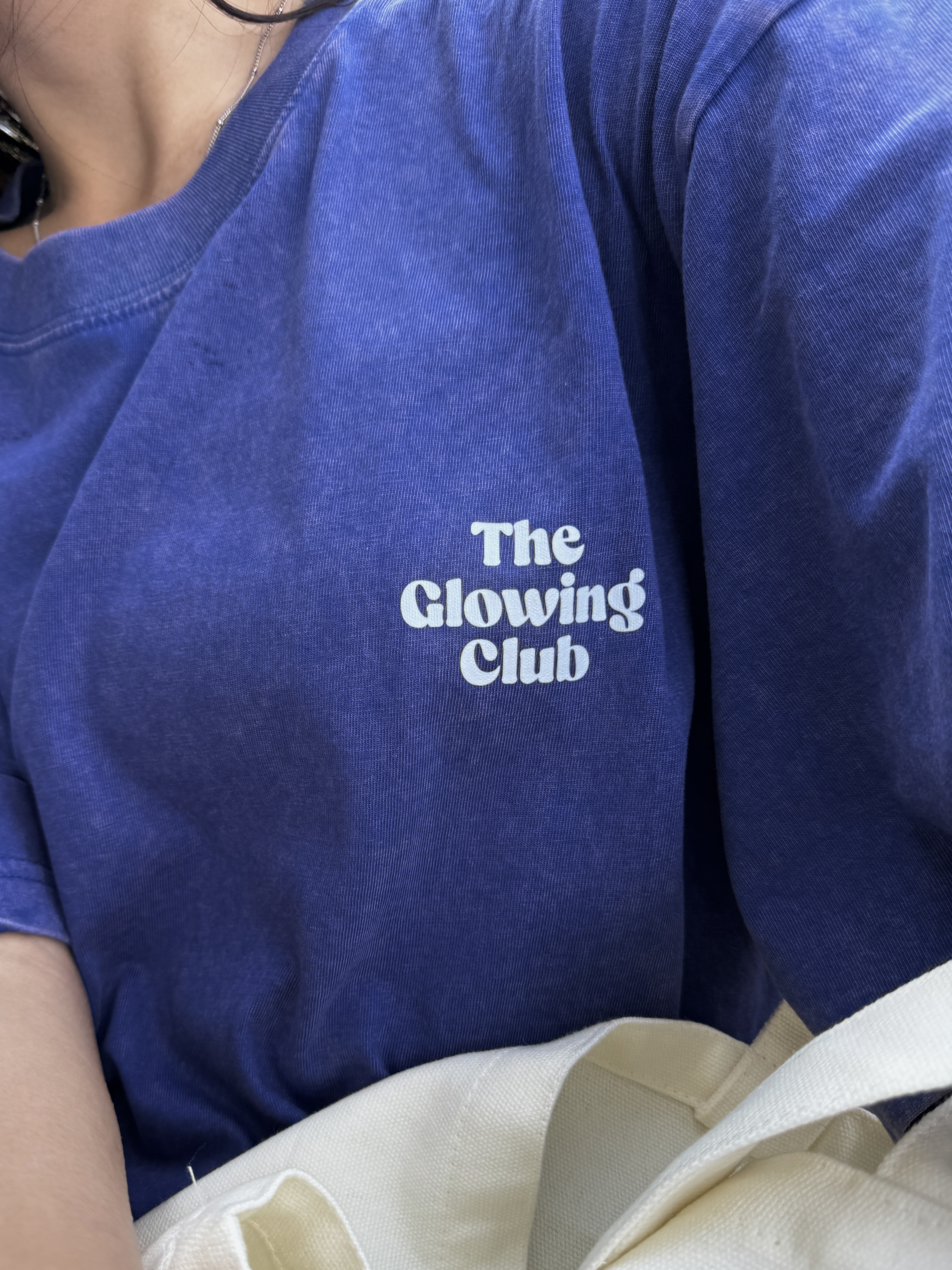 𝐆𝐋𝐎𝐖𝐈𝐍𝐆 / Oversized Washed Tee (Indigo)