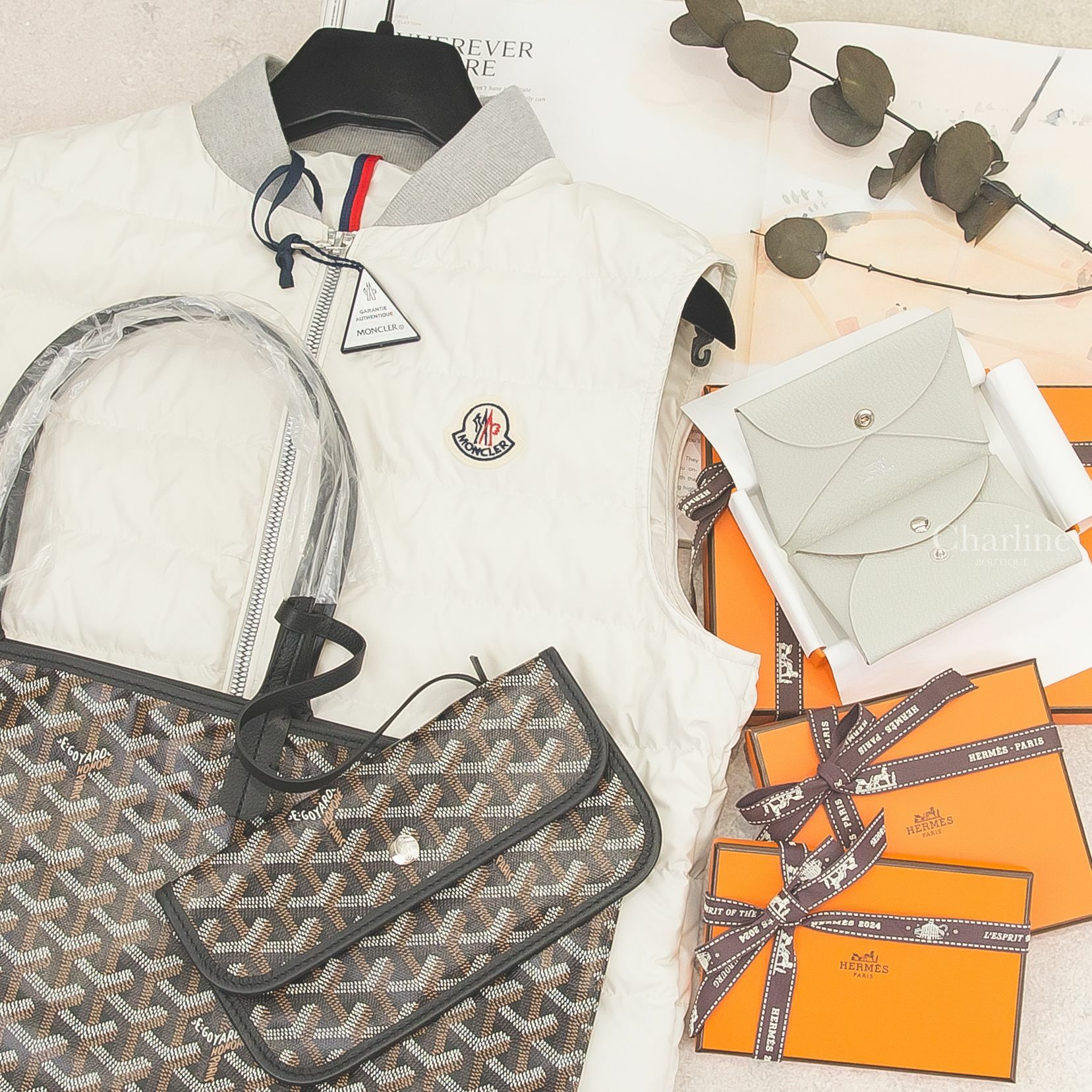 Hermès Calvi Duo Compact Card Holder 珍珠灰山羊皮信封釦式零錢袋卡片夾,Goyard Saint Louis Pm Bag 黑色黑提把小型無拉鍊托特包-Charline Boutique 精品代購