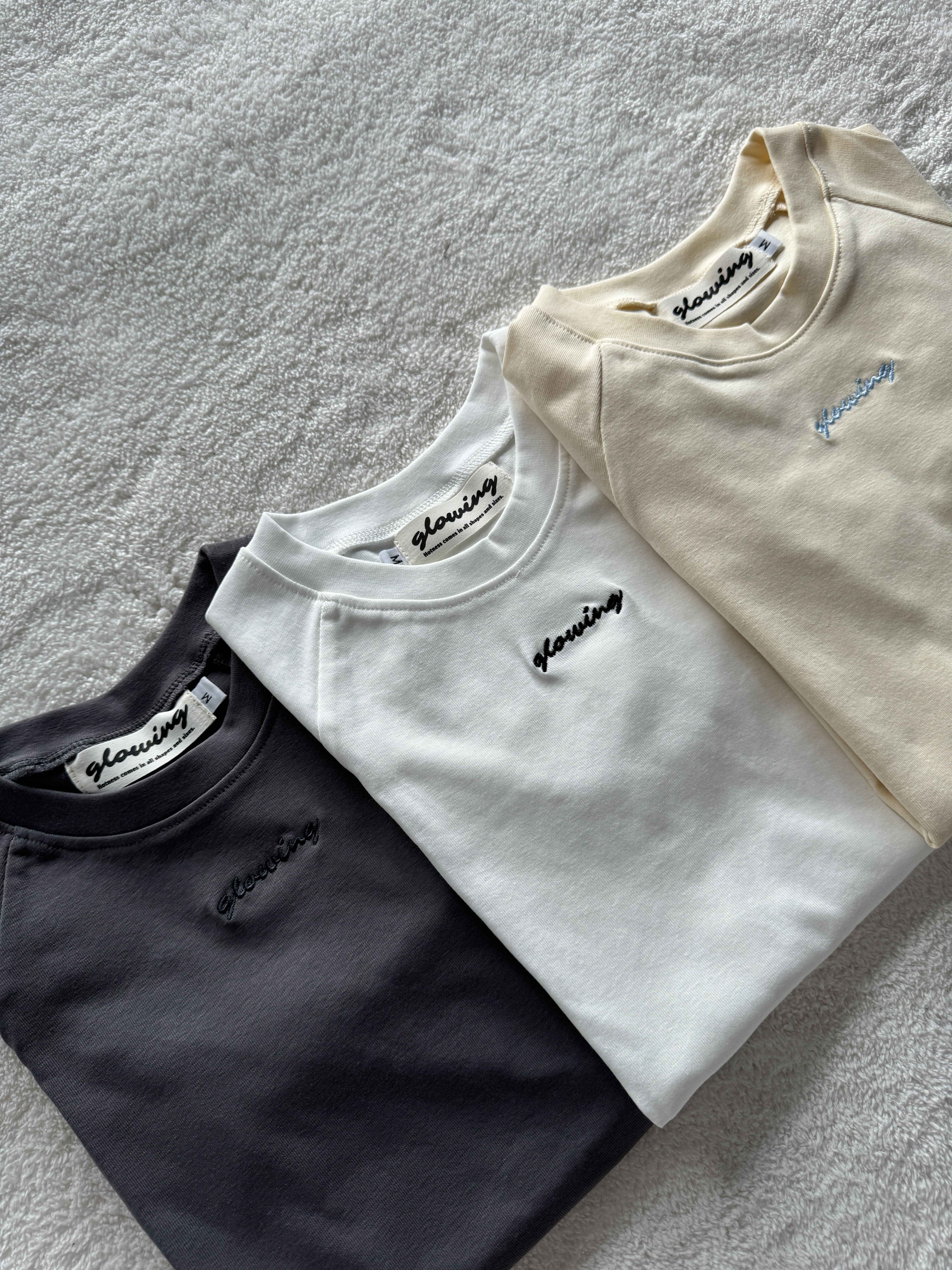 𝐆𝐋𝐎𝐖𝐈𝐍𝐆 / Basic Crop Top (3 colors)