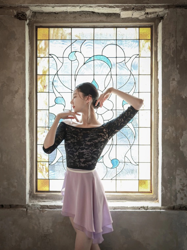 韓國iiLaire 【IL - Floral Lace Top 蕾絲上衣】