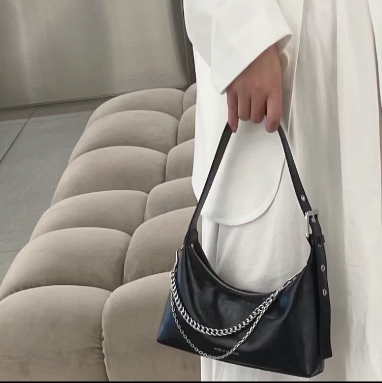 CHARLES & KEITH 小CK 24新款 鏈條腋下包