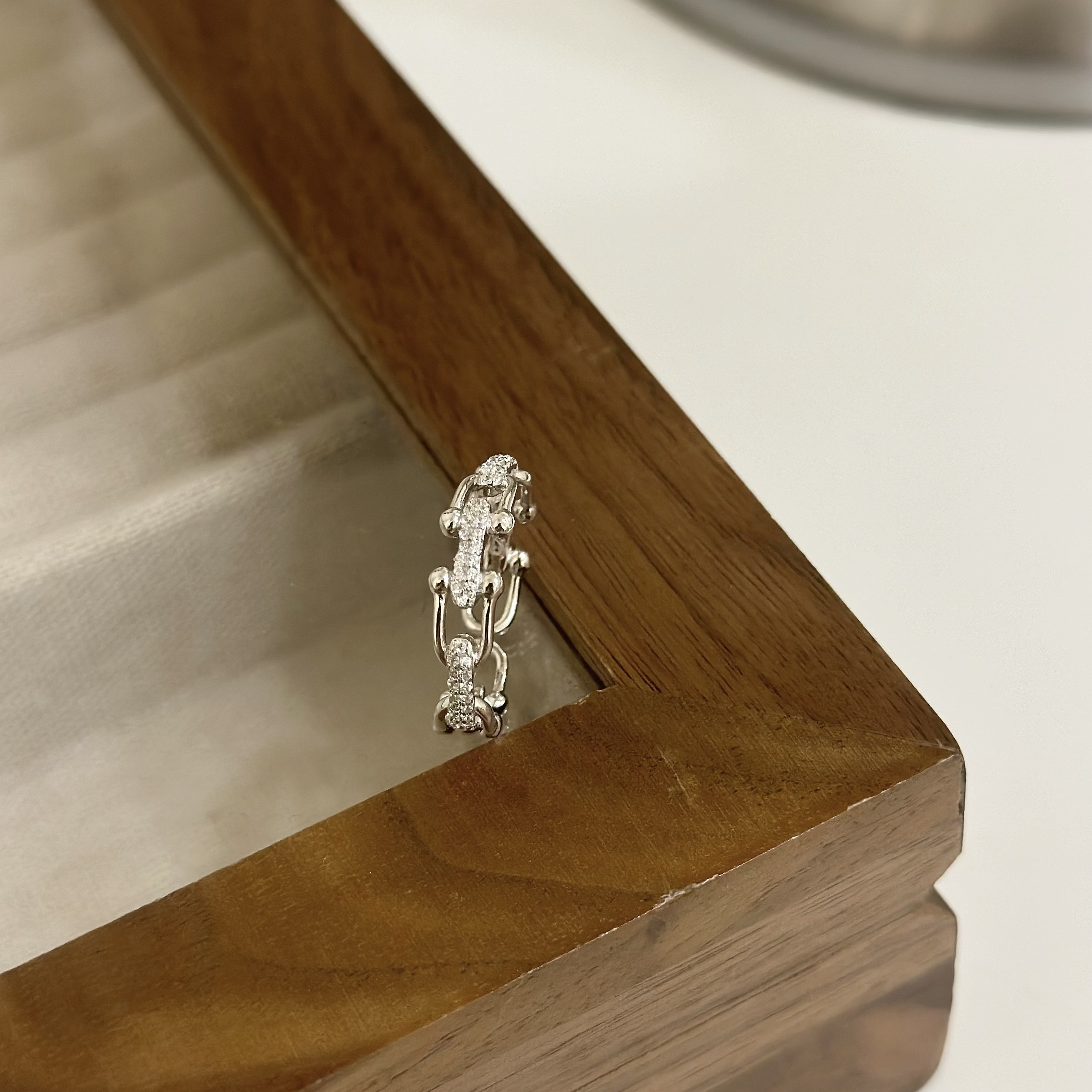 H29【輕奢】排鑽馬蹄鐵純銀調整戒