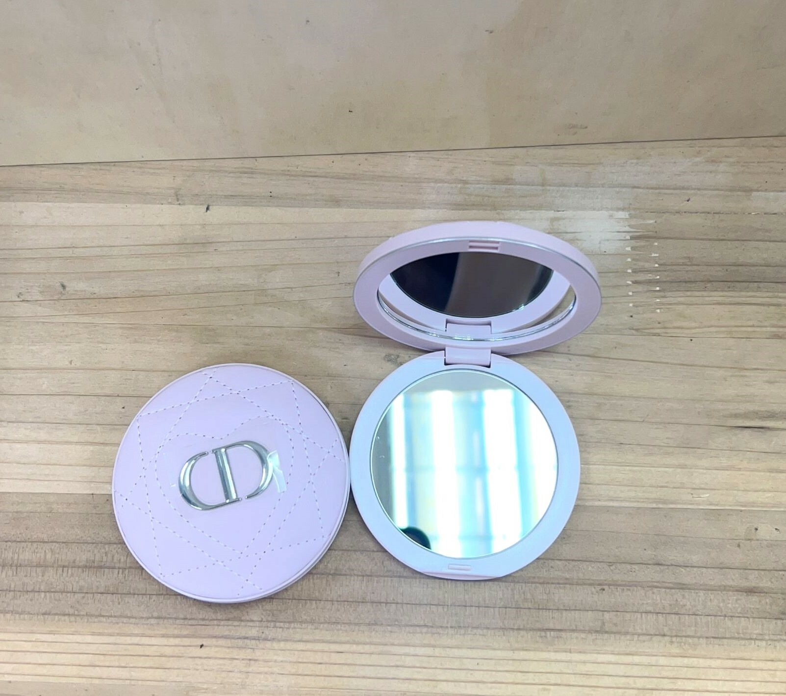 DIOR 粉紅小羊皮雙面鏡