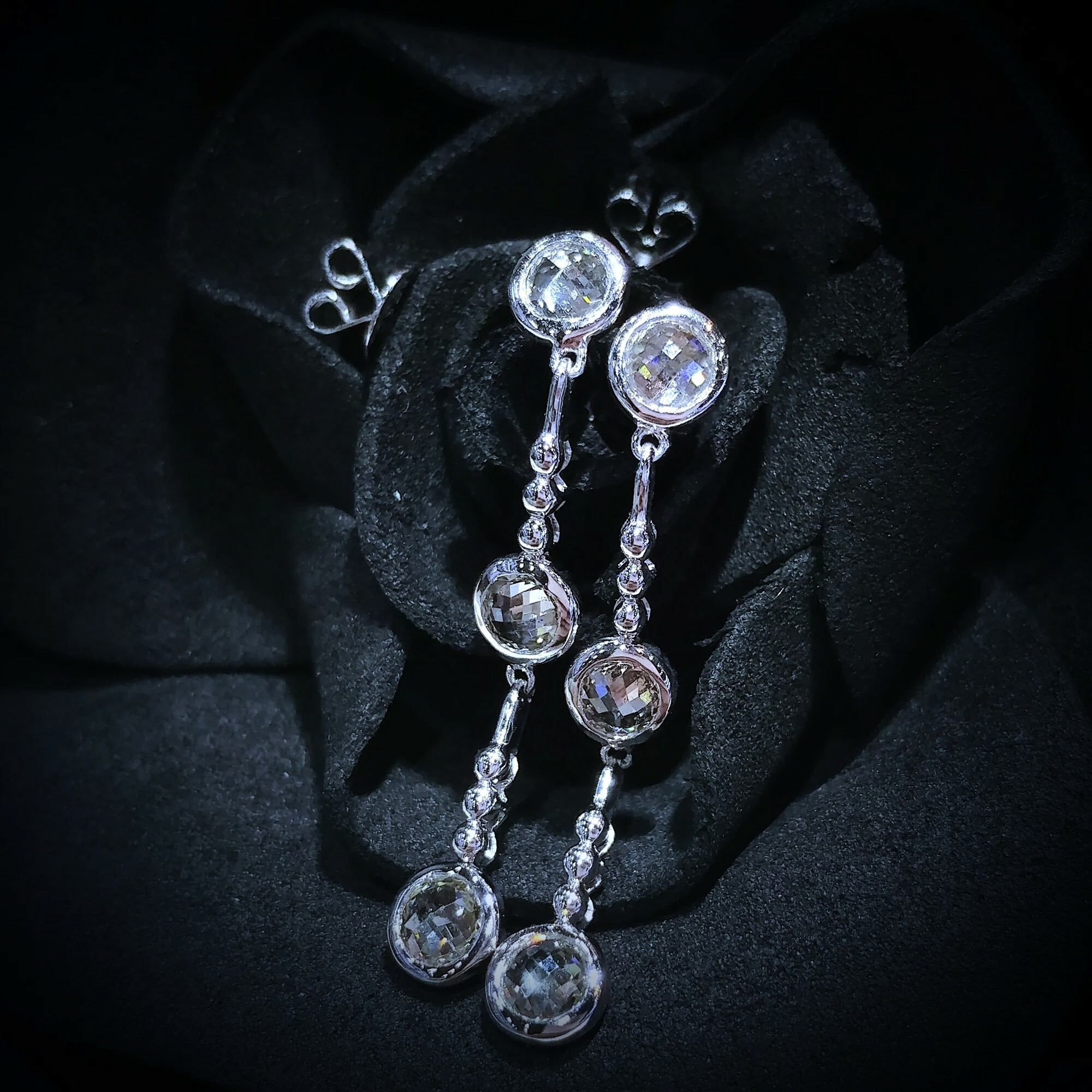 18K White Gold 1.06ct Diamond Earrings