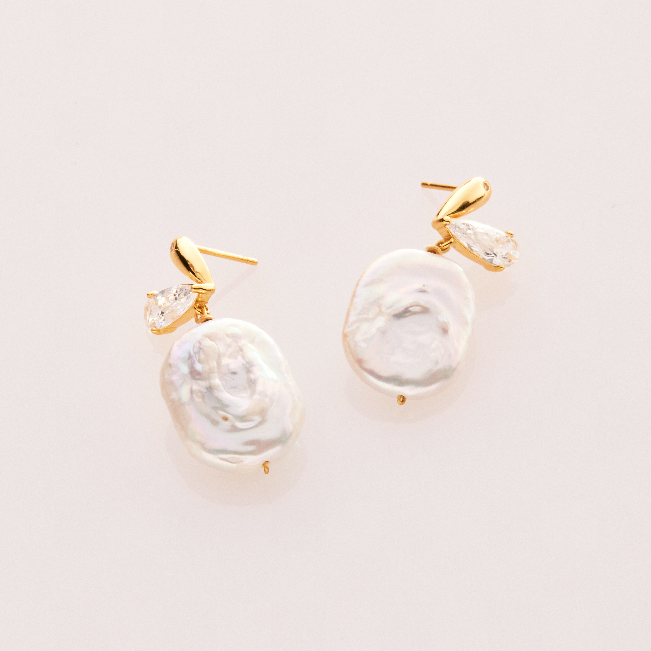 E1475 | 純銀愛心鋯石珍珠耳環