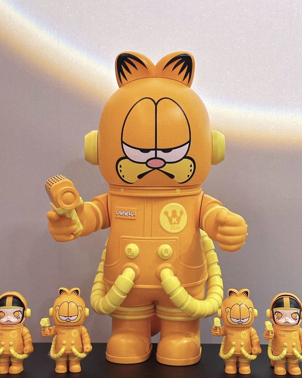 <官方正版授權>POPMART MEGA SPACE MOLLY 加菲貓 400% 泡泡瑪特