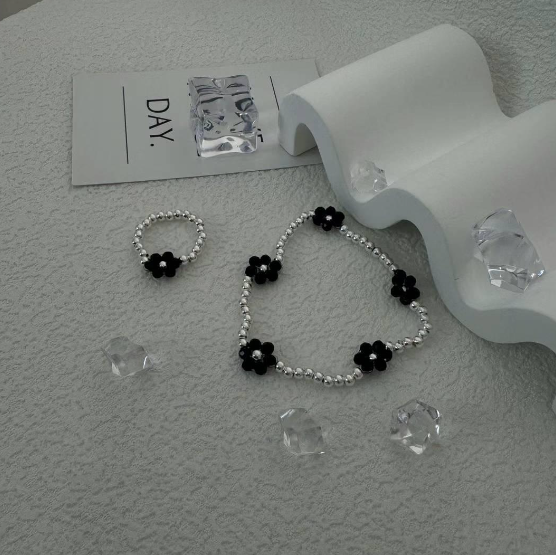 T892526 立體黑色花珠珠介指/手鏈