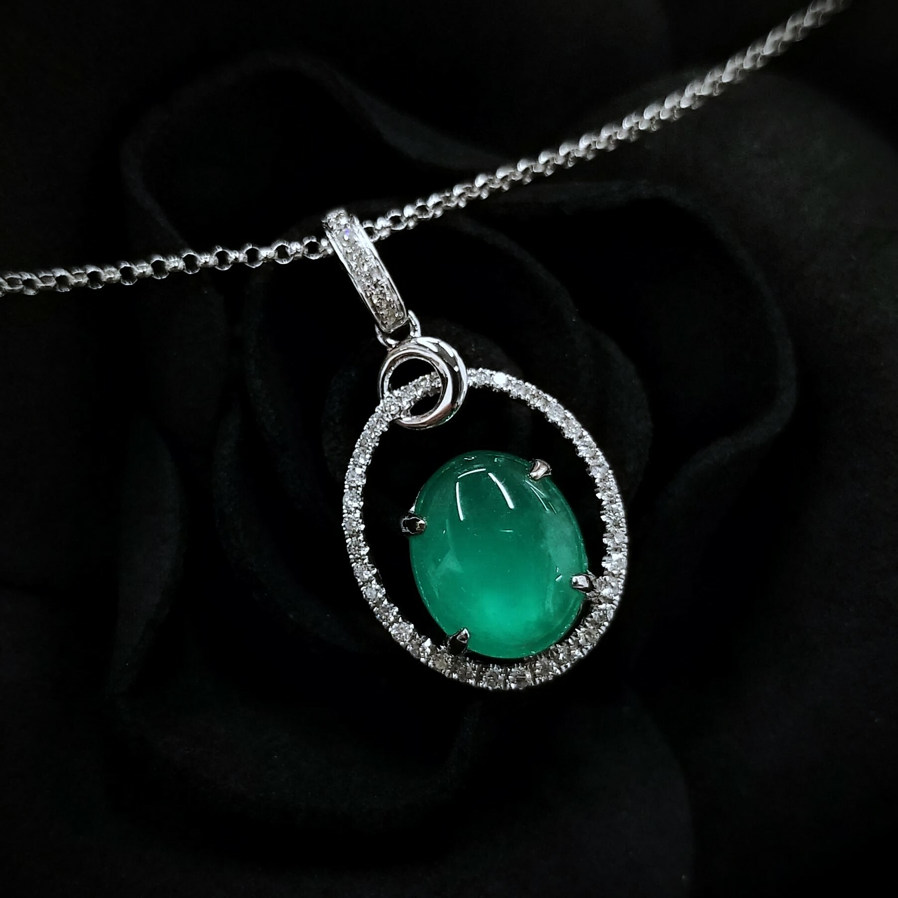18K White Gold 2.09ct Emerald and Diamond Pendant