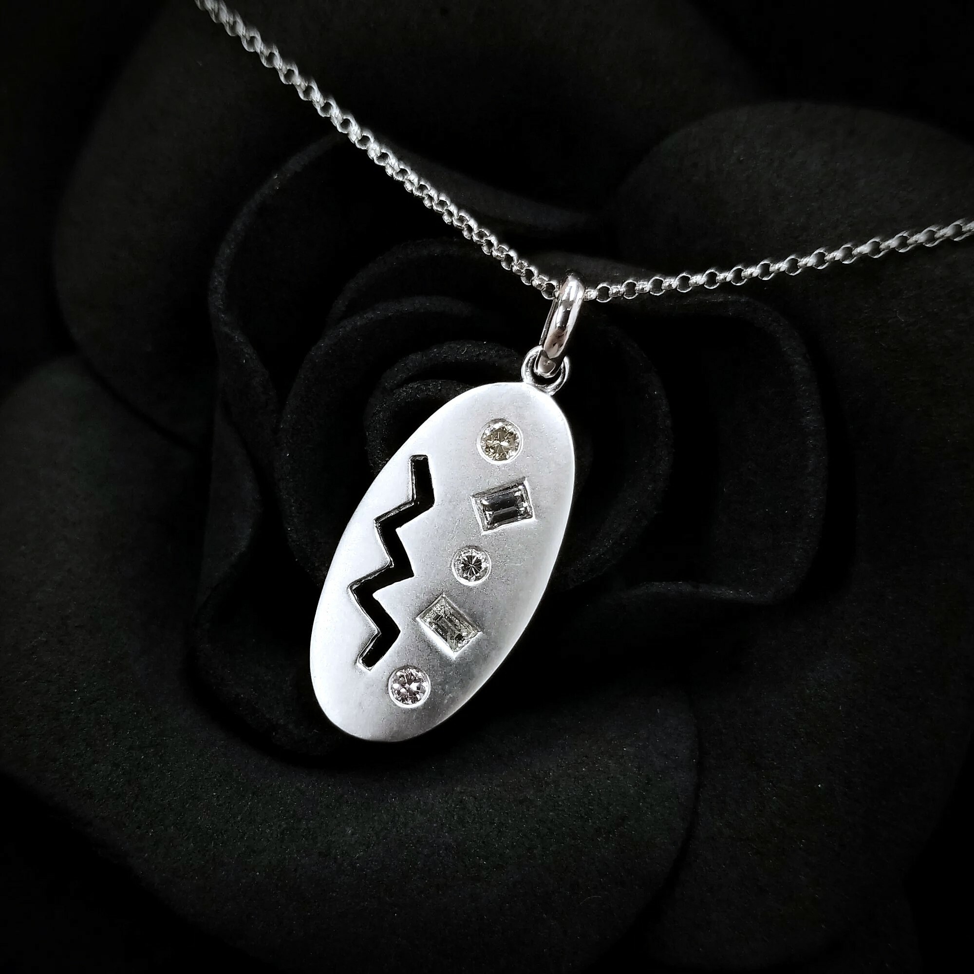 18K White Gold 0.26ct Diamond Pendant