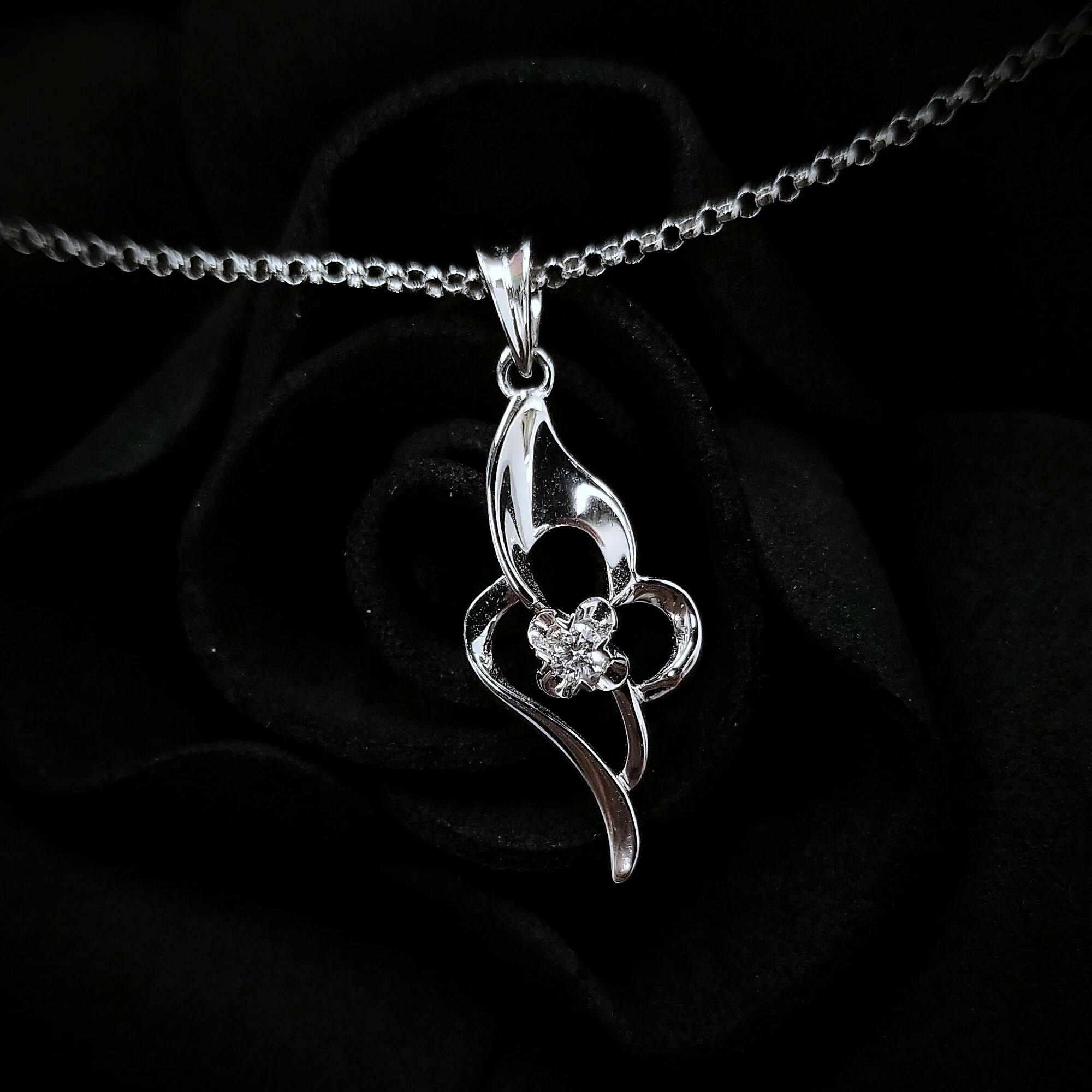 18K White Gold 0.03ct Diamond Pendant