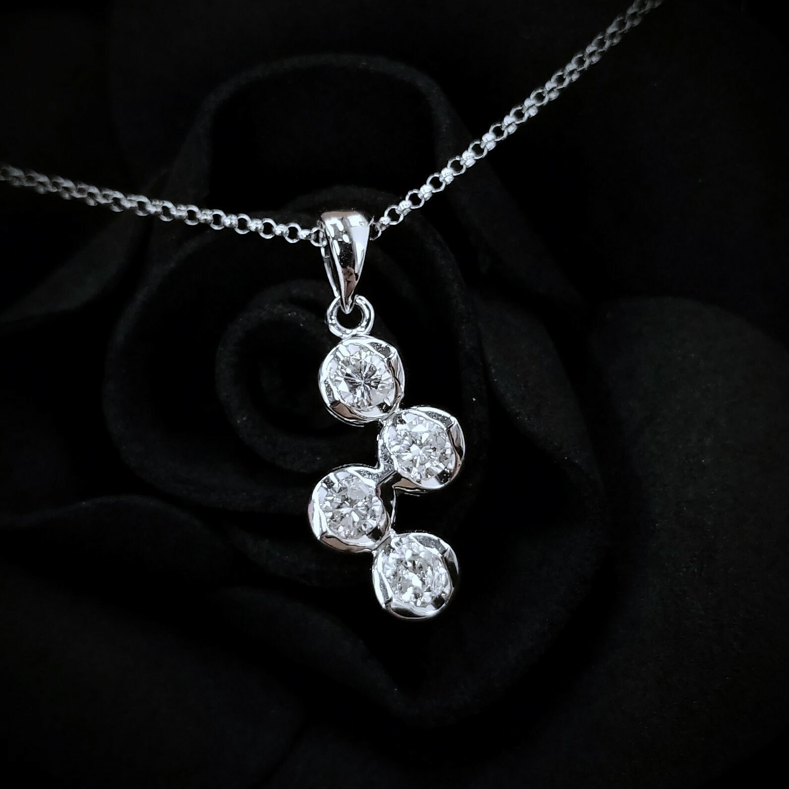 18K White Gold 0.62ct Diamond Pendant