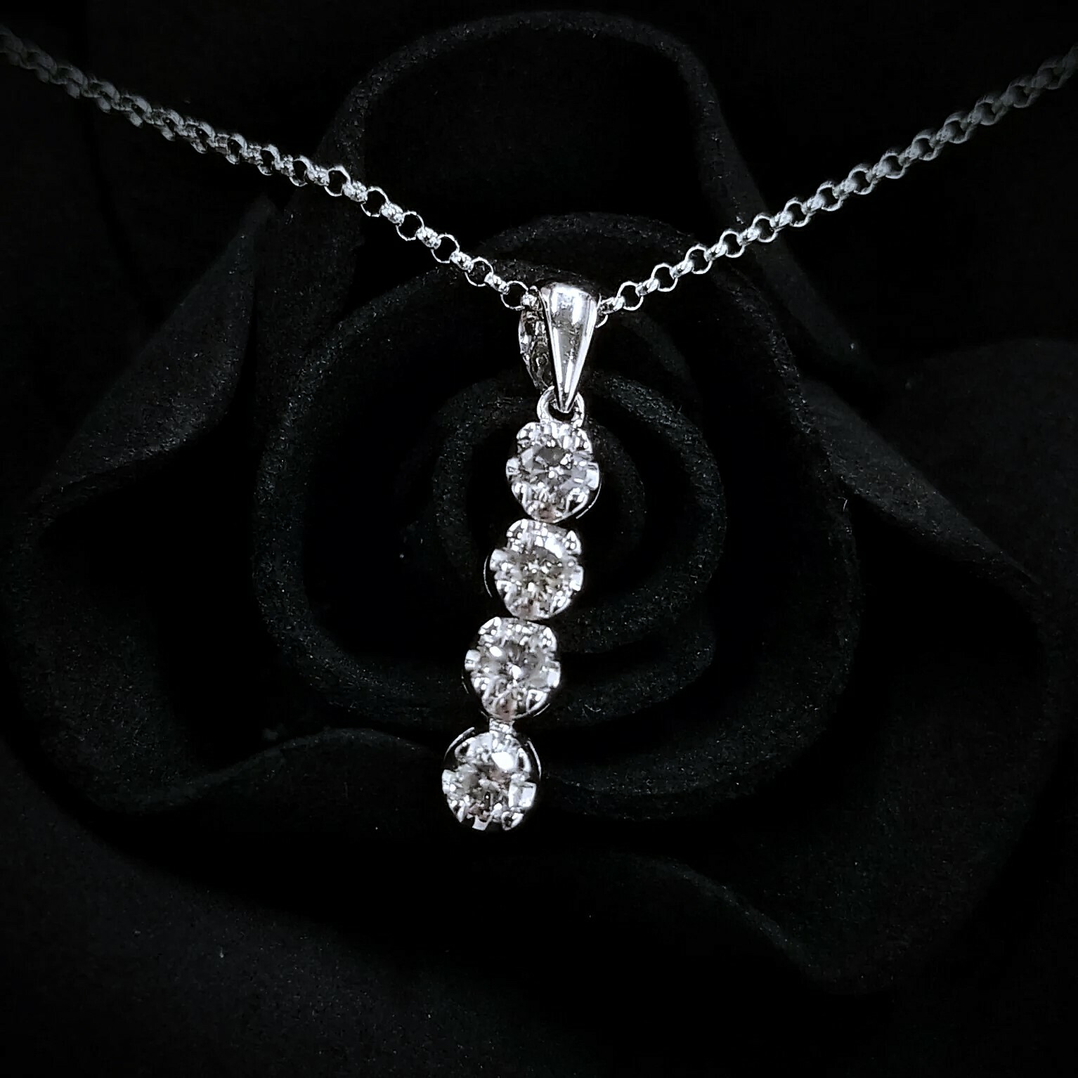 18K White Gold 0.25ct Diamond Pendant