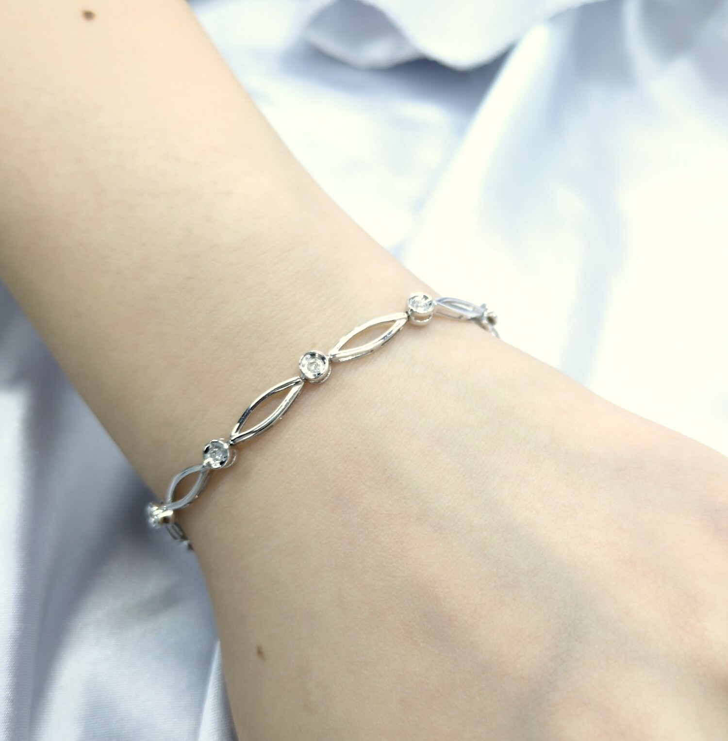 全新18K白金23份鑽石手鍊