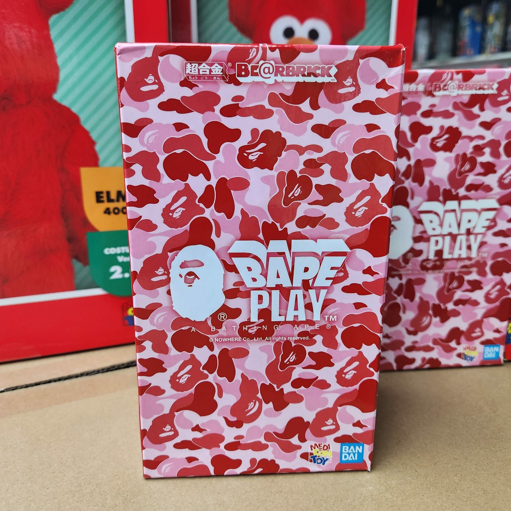 全新 Bearbrick BAPE ABC CAMO SHARK 超合金 200% 紅 鯊魚 (45930956596693)