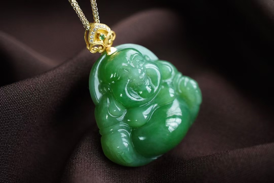 和田玉碧玉果綠“笑口常開”彌勒佛吊墜,天然和田玉軟玉