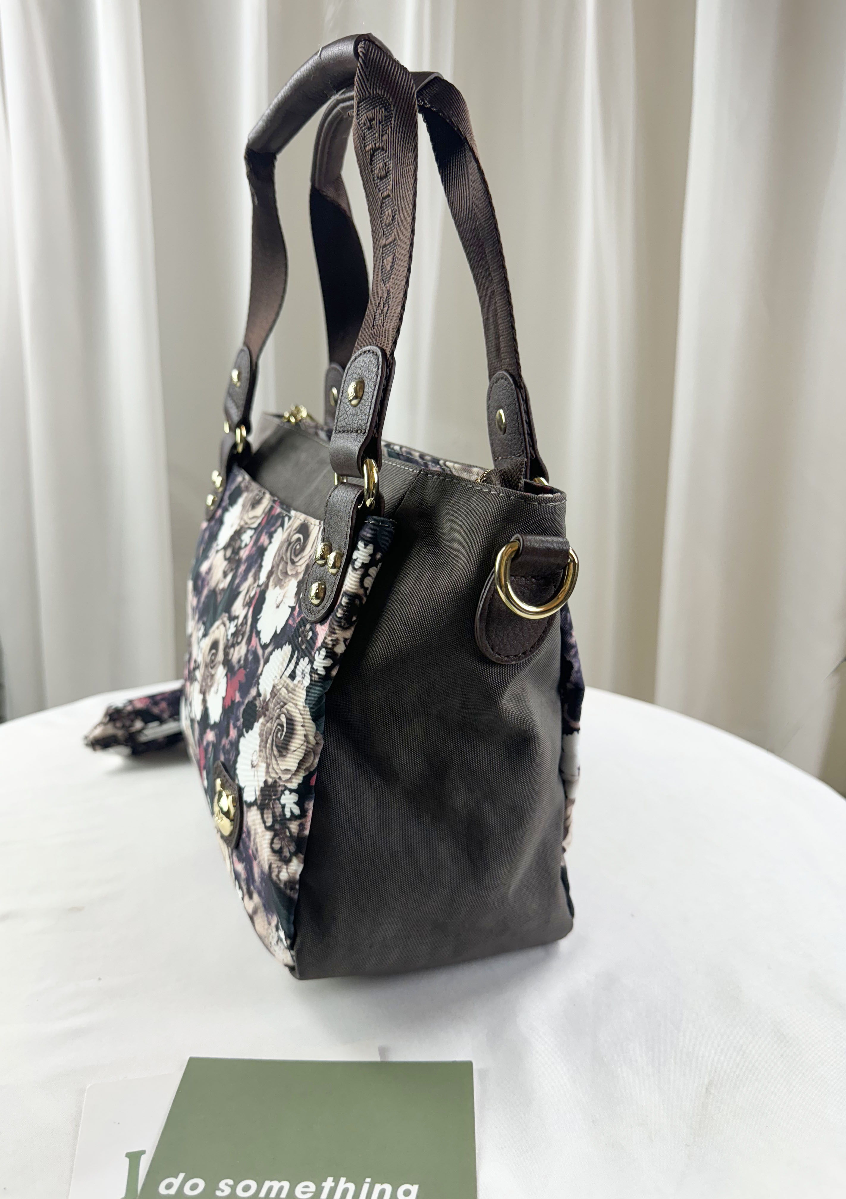 GOODS 咖啡花拼色防潑水手提包 / 側背包 附酒精保護套+酒精瓶 #2005