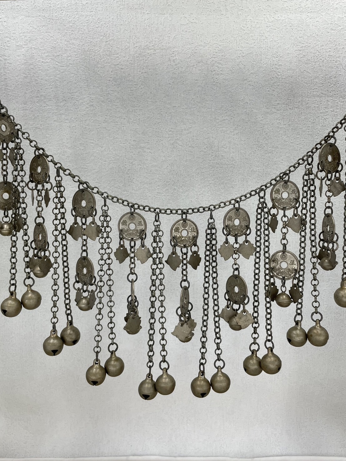 J18-燻全焊接五錢古幣雙層鈴鐺流蘇鏈條127cm