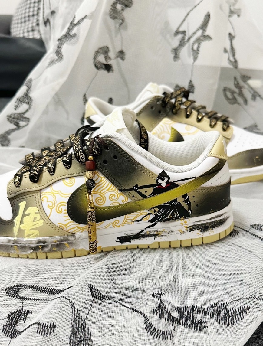 Nike Dunk Low 神話悟空 黑金 DV0833100(Team454-神話悟空)