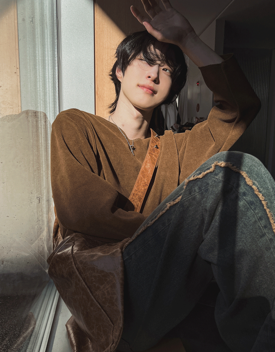 羅紋V領針織衫上衣