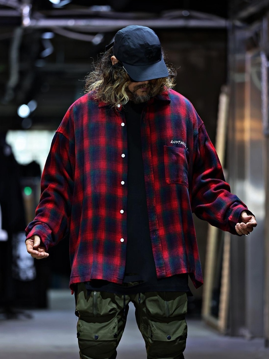 字母印花格紋襯衫