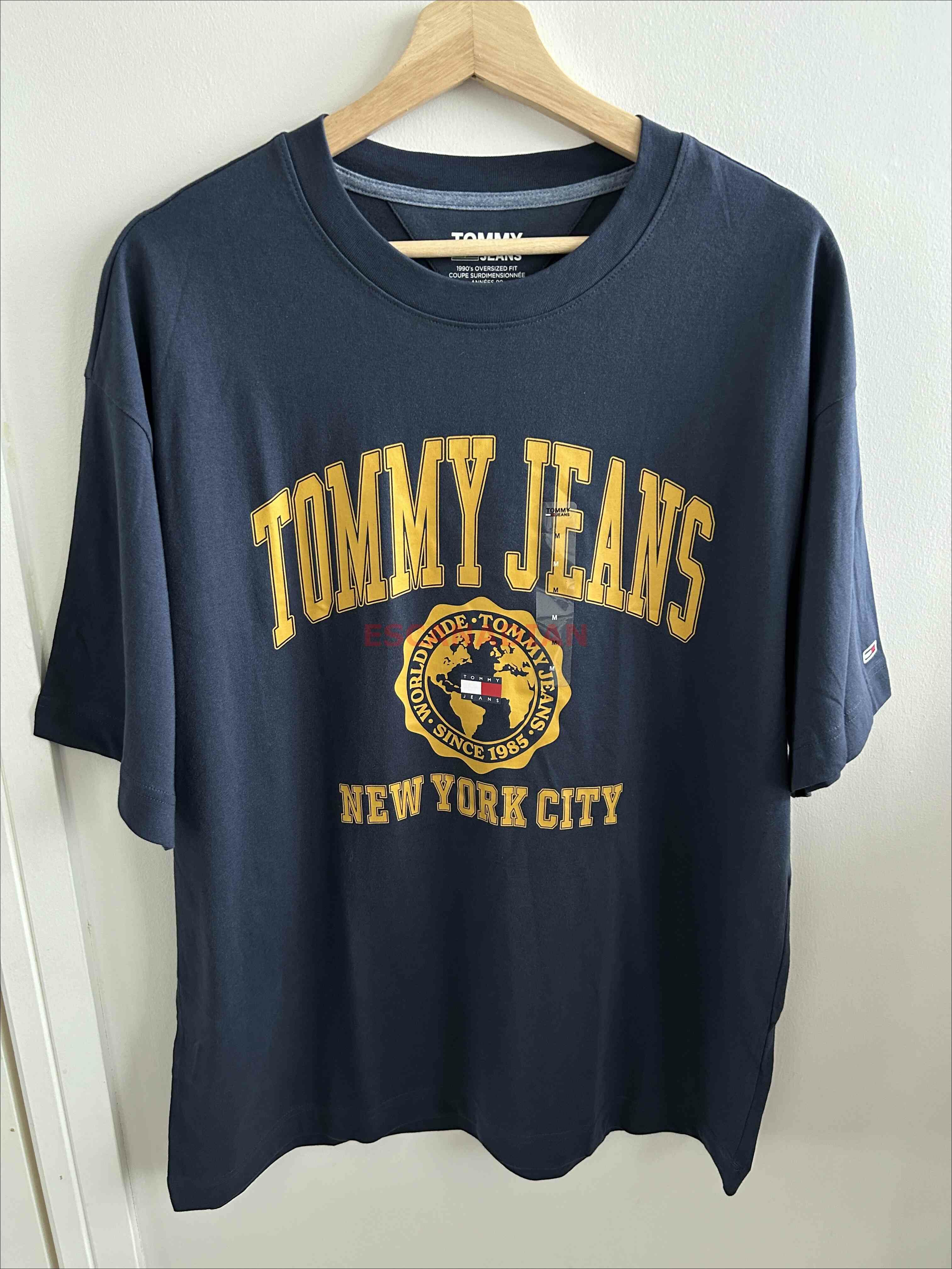 TOMMY 男大人 Jeans系列 Oversized(寬版) 地球圖案 短TEE