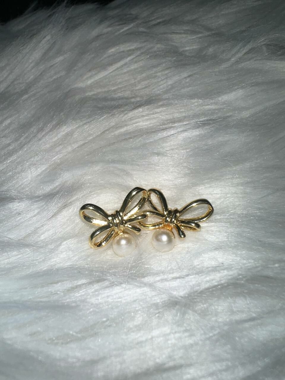 [S] GEMZ & CO JBJC BUTTERFLY RIBBON PEARL STUD EARRINGS, GOLD, O12 (O12)