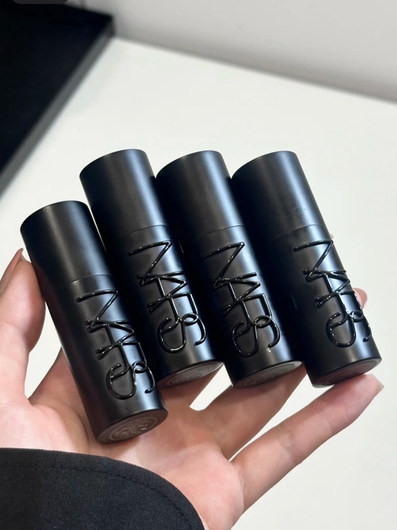 NARS 奢慾緞光唇膏