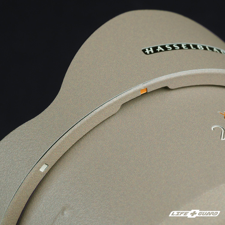 Hasselblad XCD 20-35mm 貼膜質感特寫，LIFE+GUARD 專機專屬開版