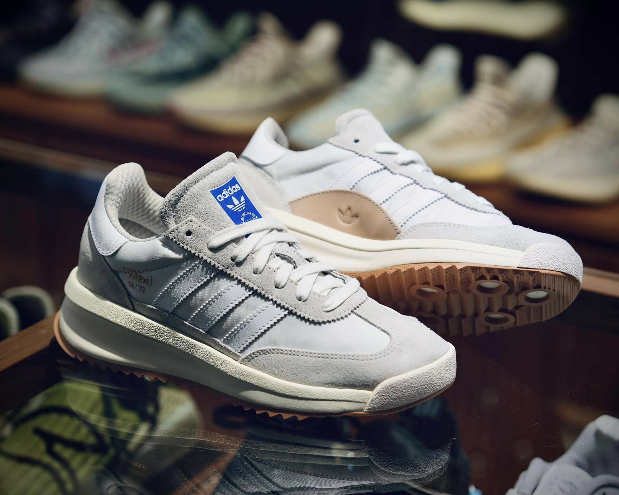 【adidas  SL 72 RTN  復古休閒鞋款 - 灰/白 】