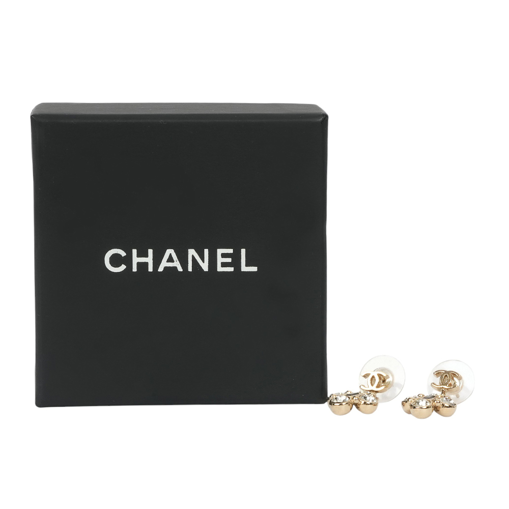 【CHANEL】CC Logo 水晶垂墜耳環(金色) CH47000056