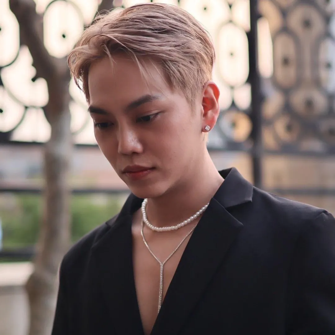 Recommended hairstylist Nick from Yaze Salon in Taipei's Gongguan area