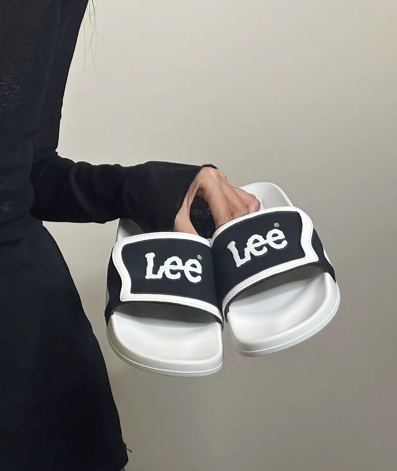 【現貨出清】Lee 防滑 舒適 海綿拖鞋 (三色可選) L232UF2610