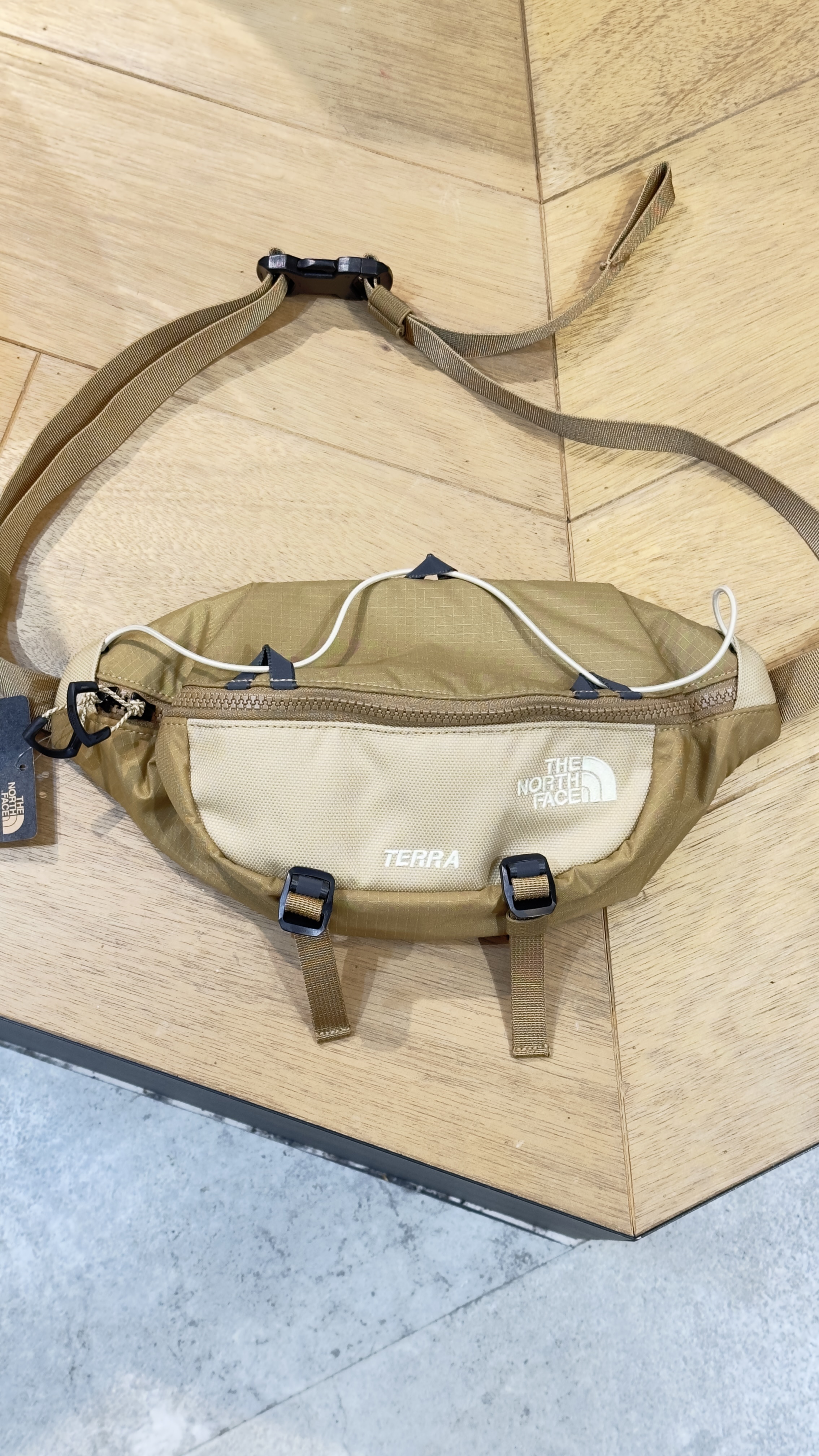 【現貨】 The North Face 日版  Terra Lumbar   束繩腰包 NM62402