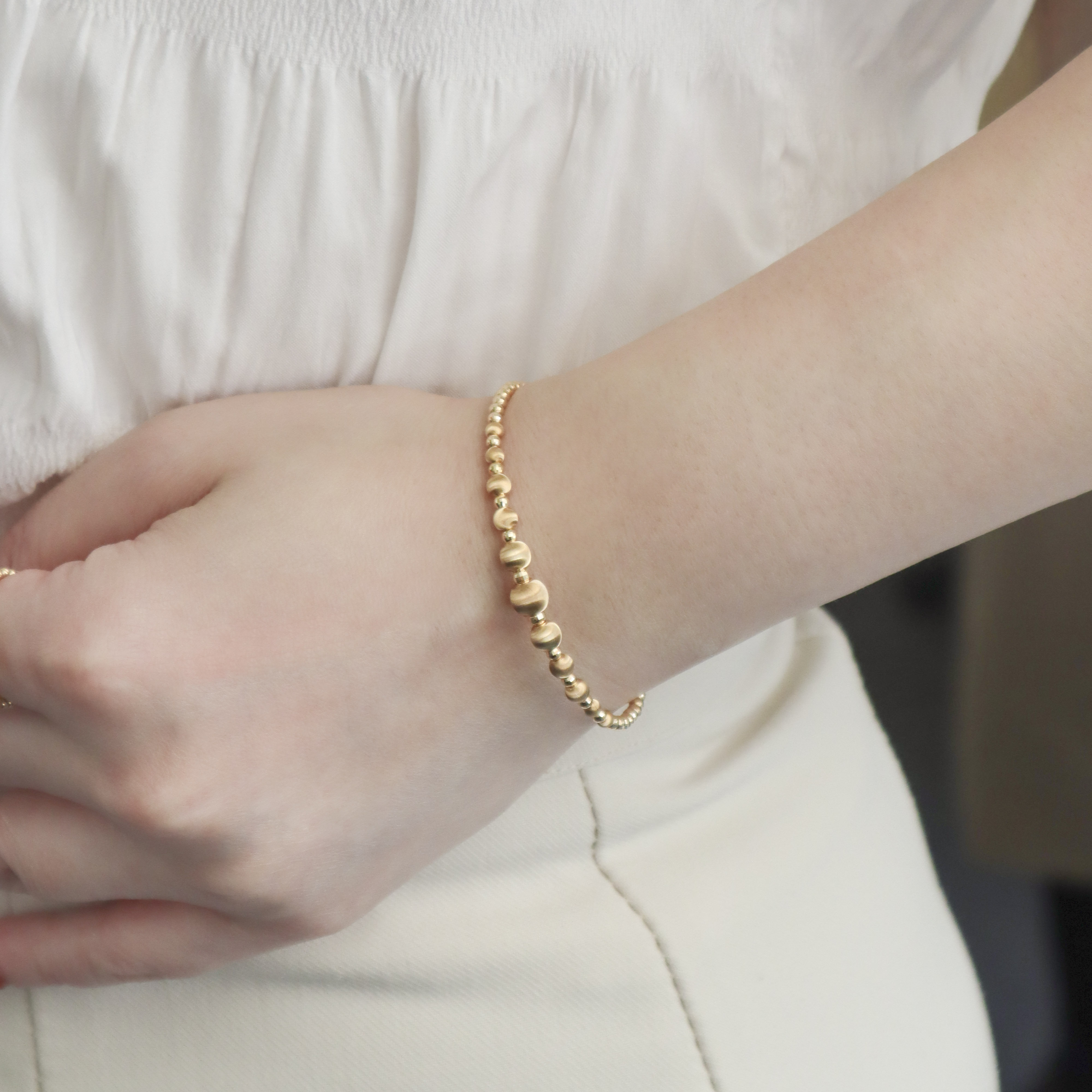 18K/日本設計款系列-霧面髮絲紋光澤珠手環