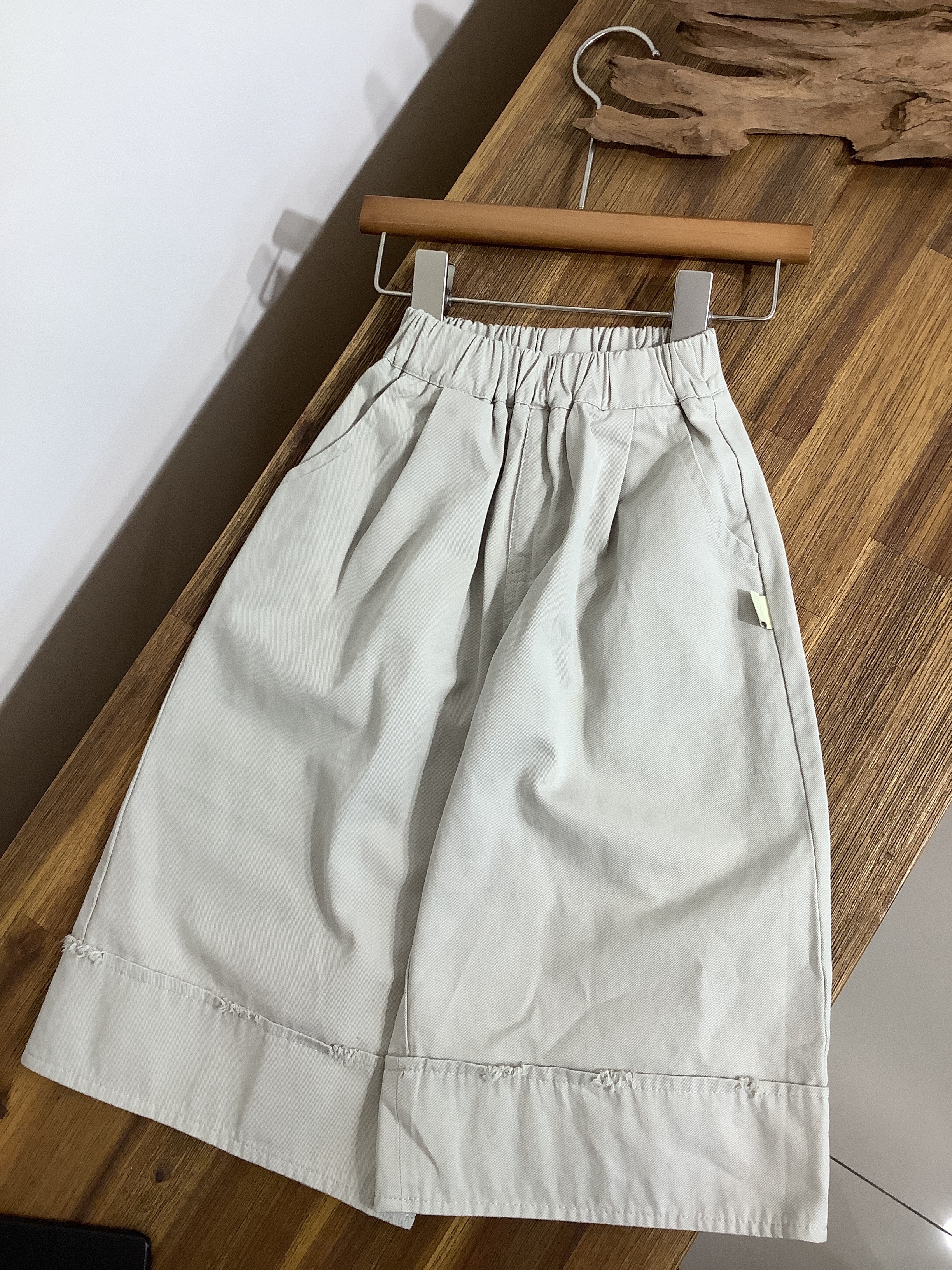 A00864滑面材質寬褲