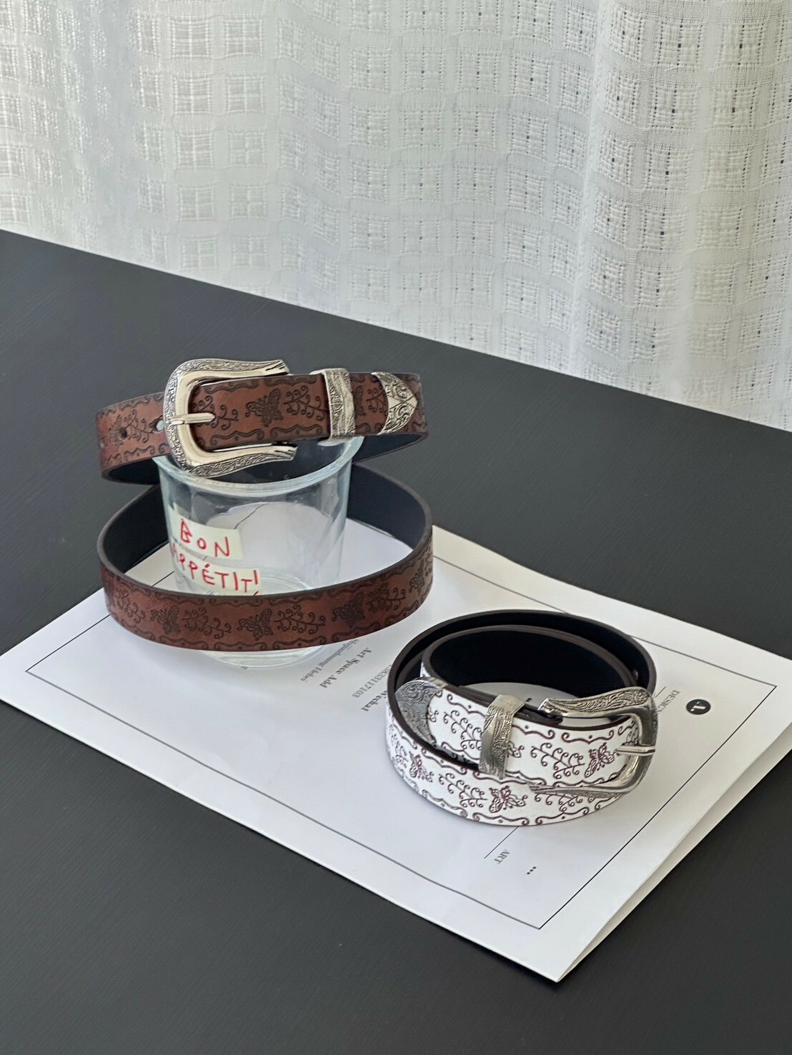 異域風𝟅𝟈 蝴蝶壓紋皮帶 2colors