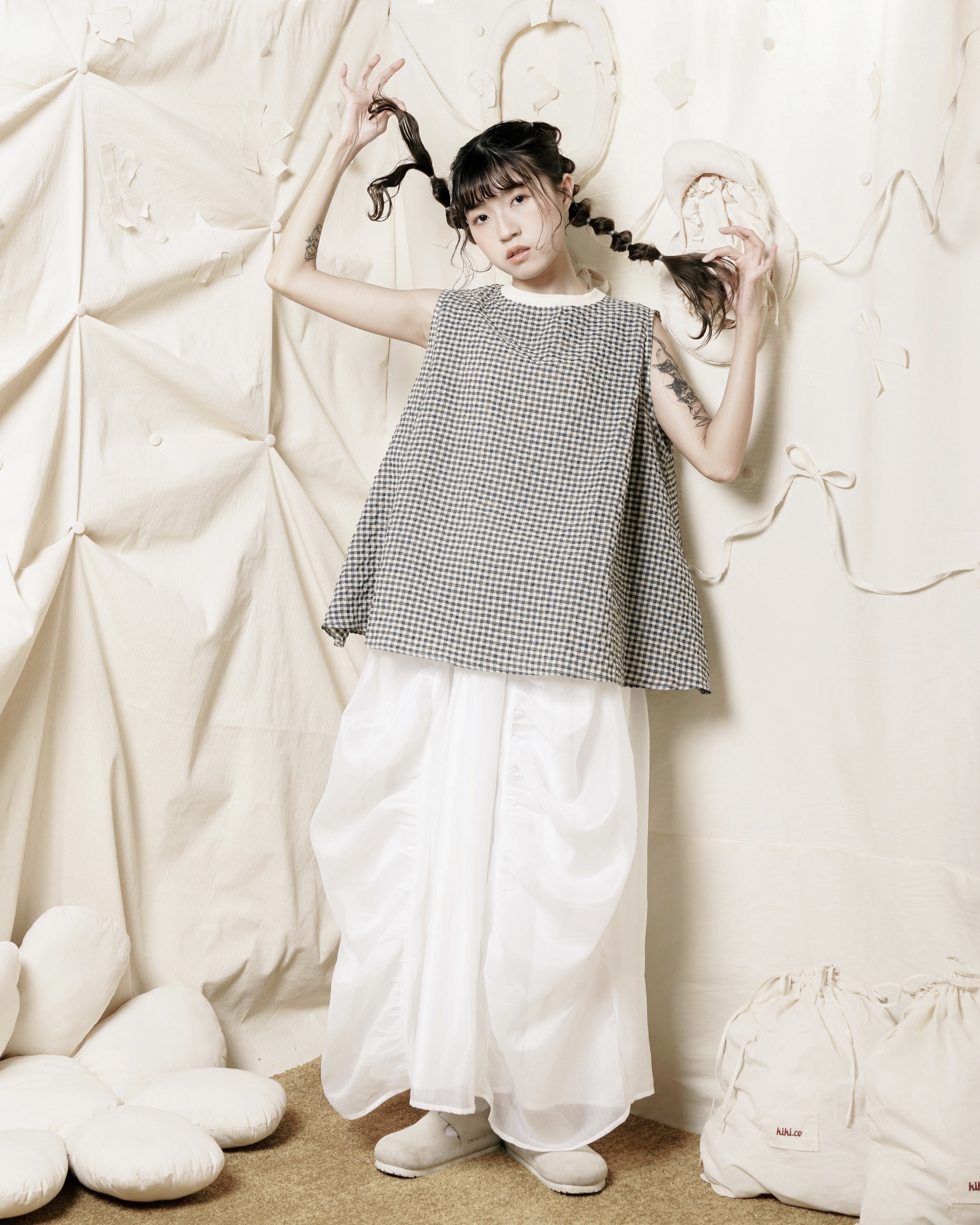 【 Kiki.co made 】Bubble Check Vest ( White Neckline )