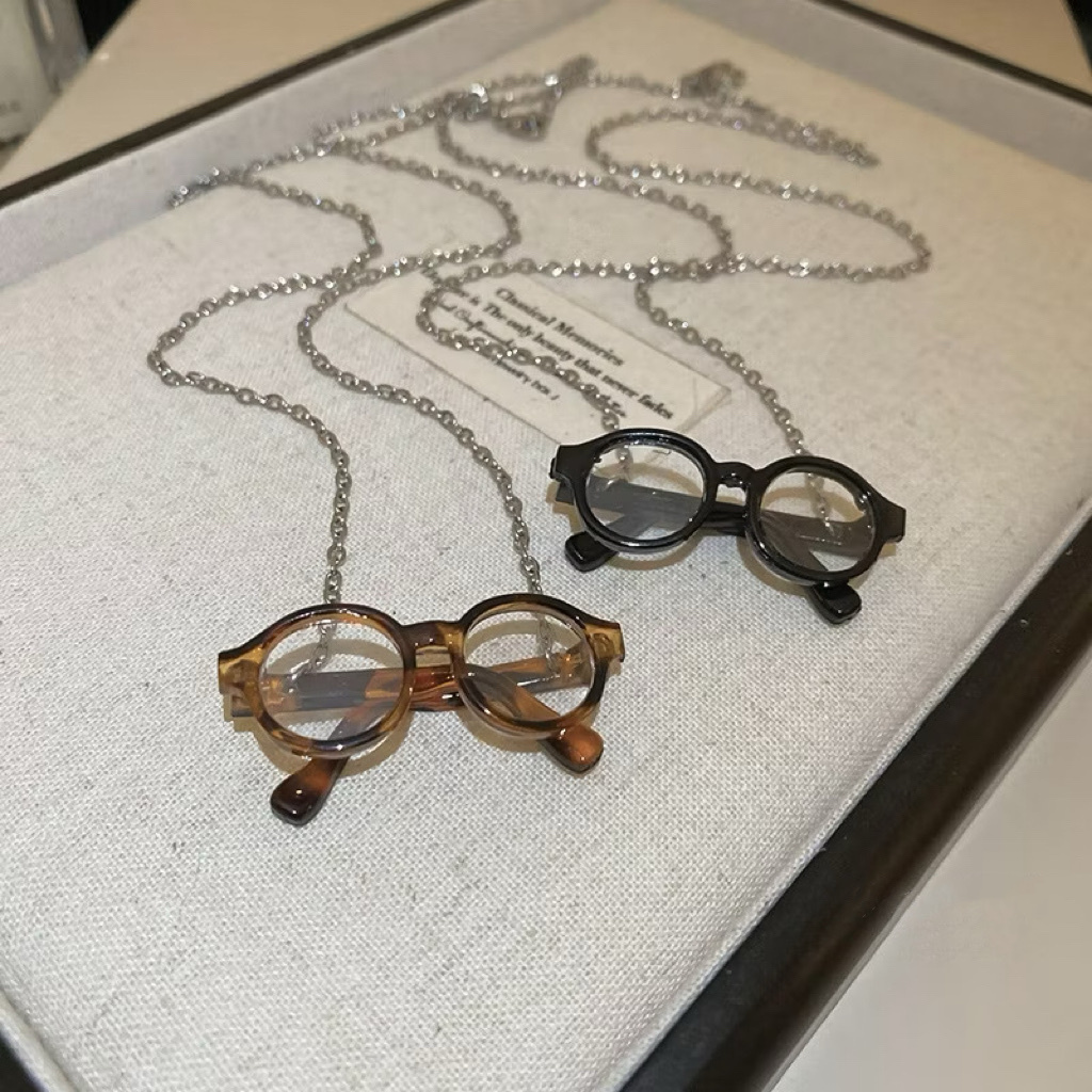 小圓框造型眼鏡”特殊項鍊 爆紅同款