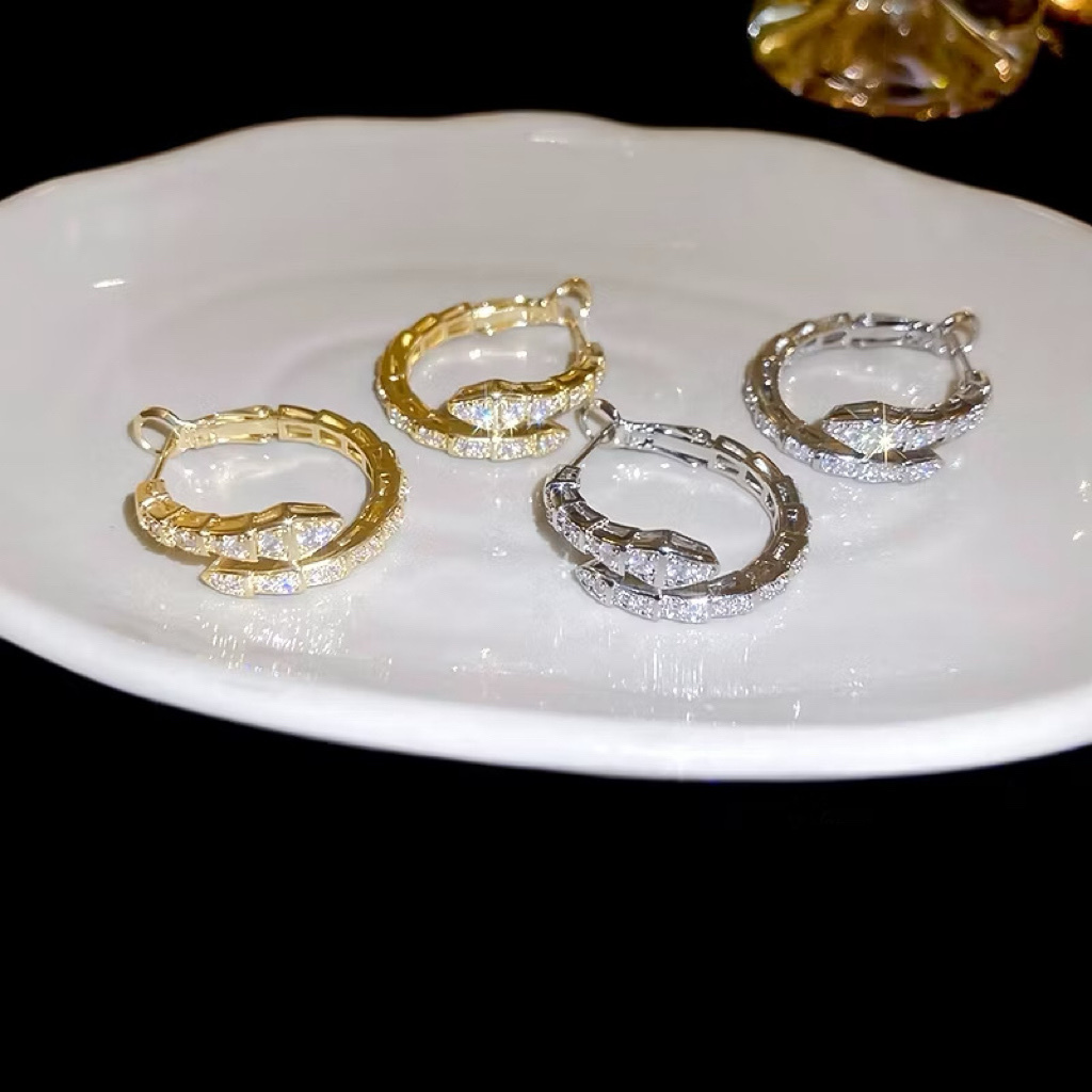 18k低奢金銀滿鑽蛇”重磅耳釦釘