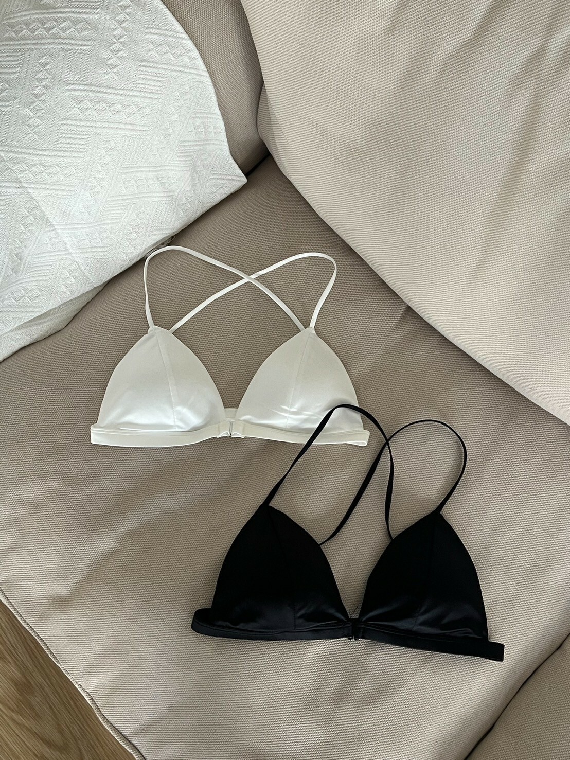 內搭神器🫰🏻高級感珠光三角杯 2colors