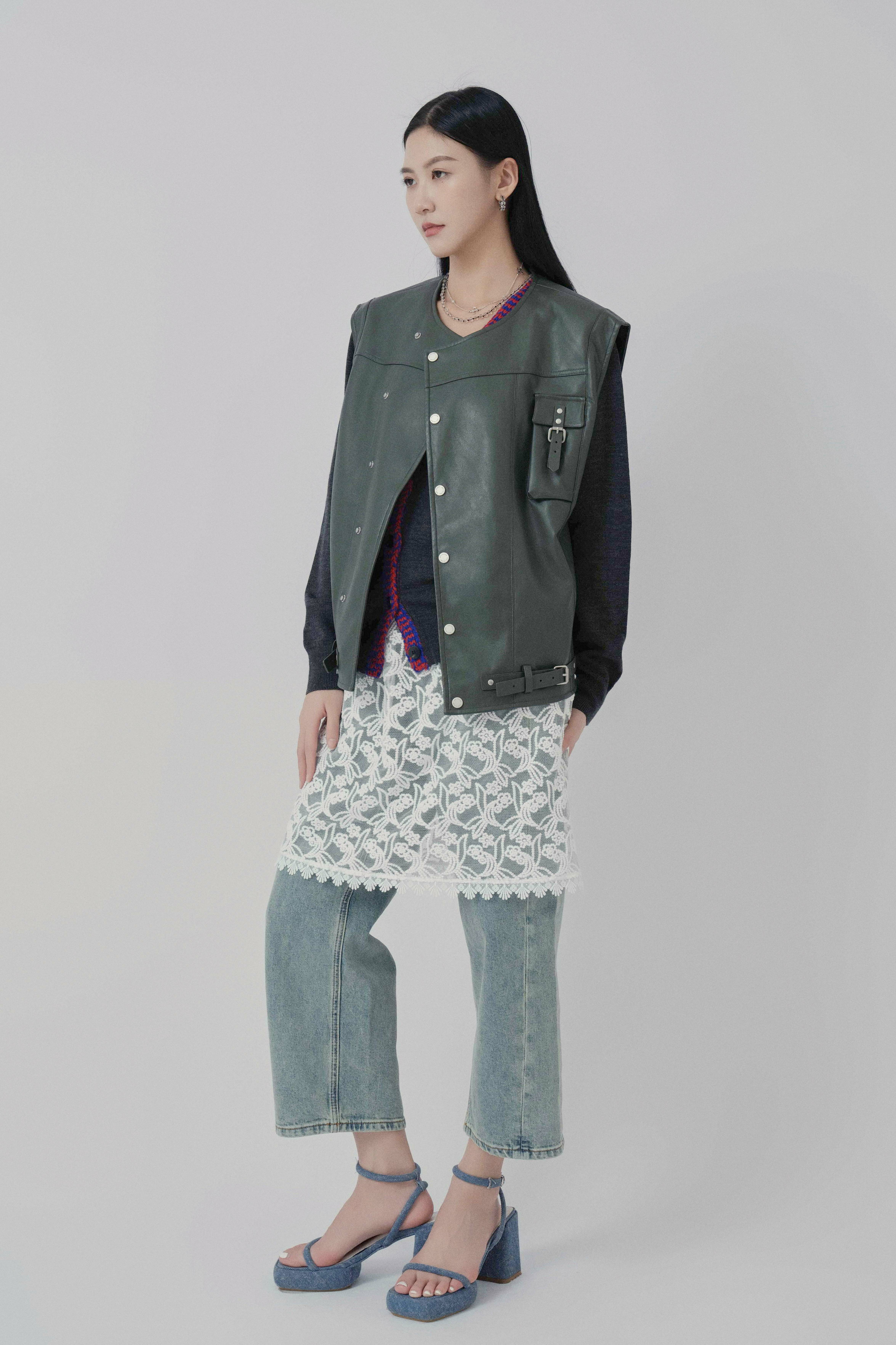 FW24_0023（背心＋外套＋半截裙＋牛仔褲）