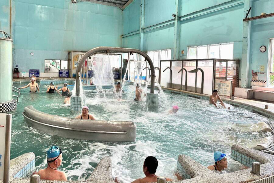 長青村養生游泳池 水療