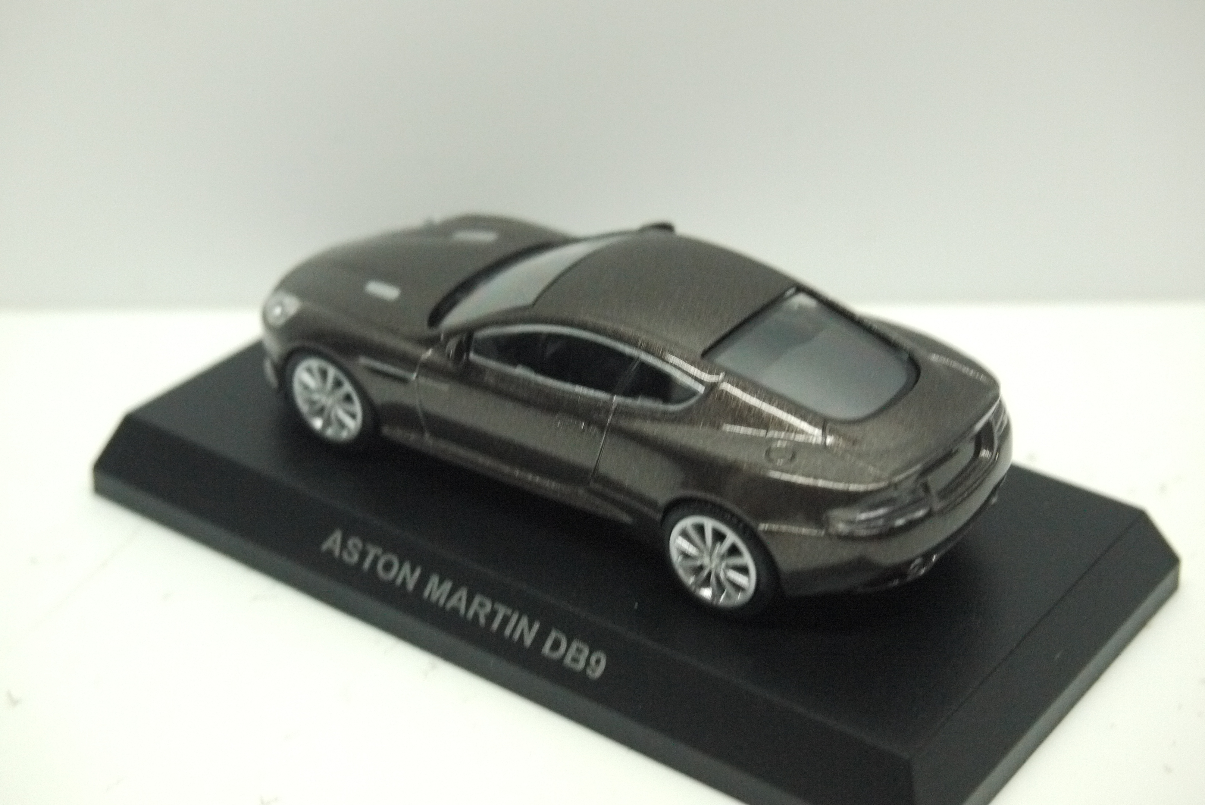 Kyosho Aston Martin DB9 Green