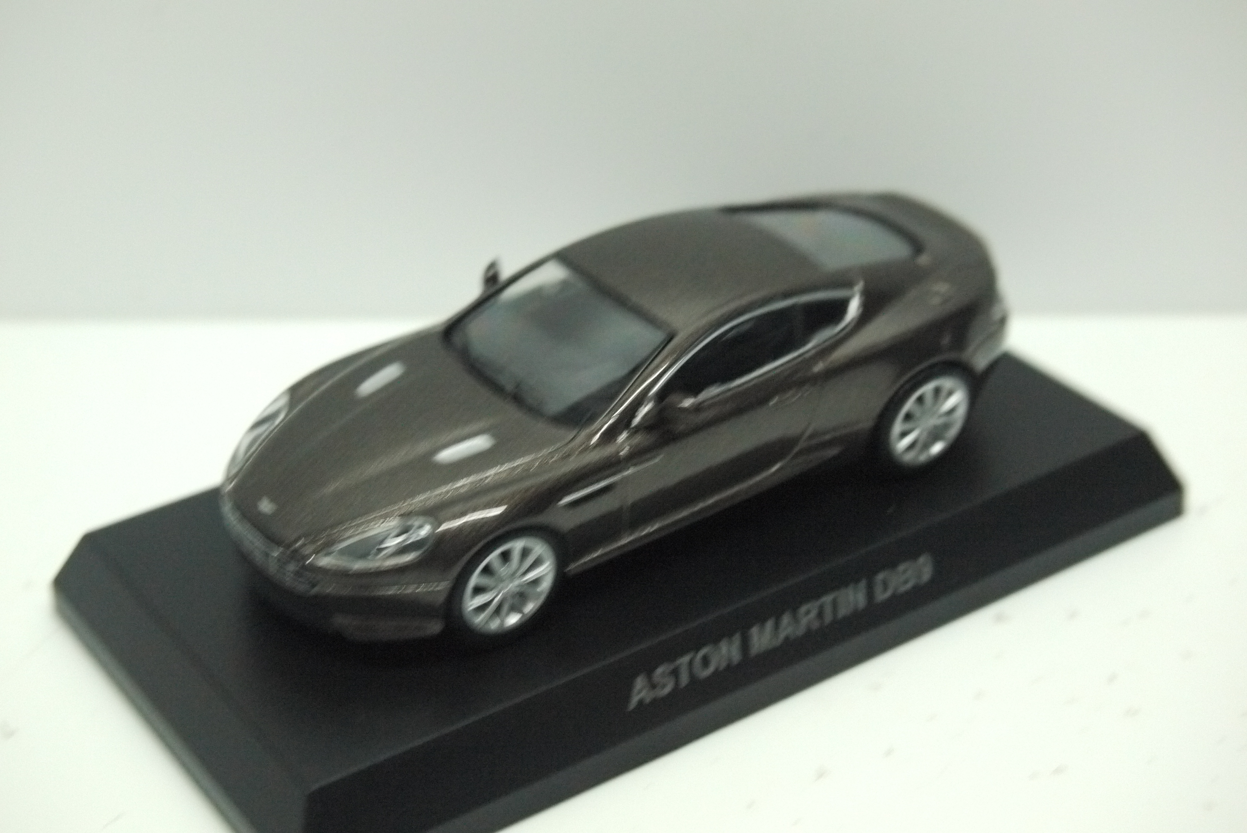 Kyosho Aston Martin DB9 Green