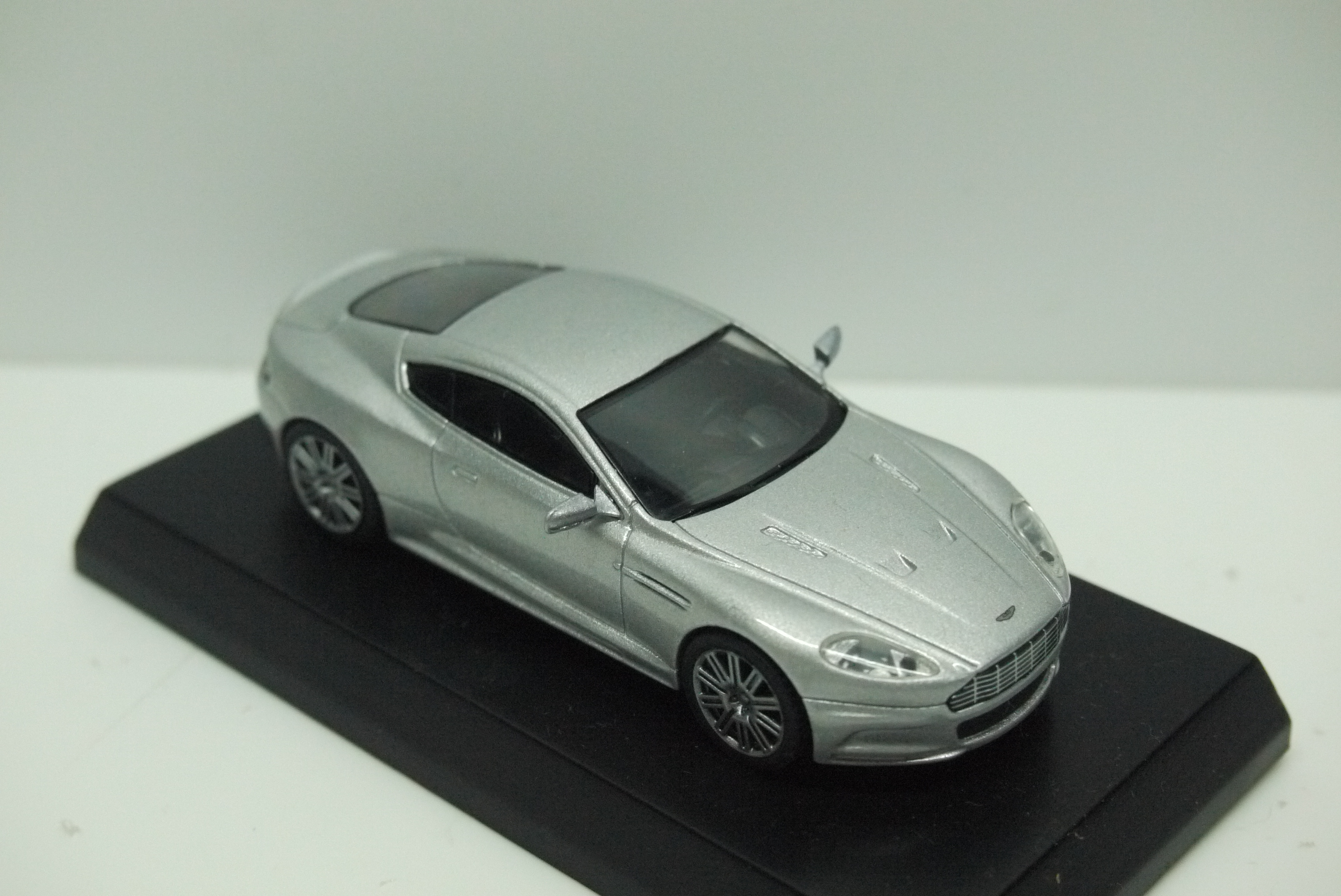 Kyosho Aston Martin DBS Coupe Silver