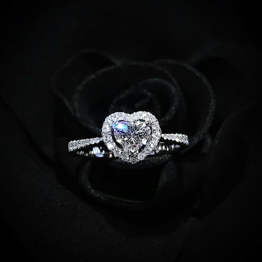 18K White Gold 0.62ct Heart Shaped Diamond Ring