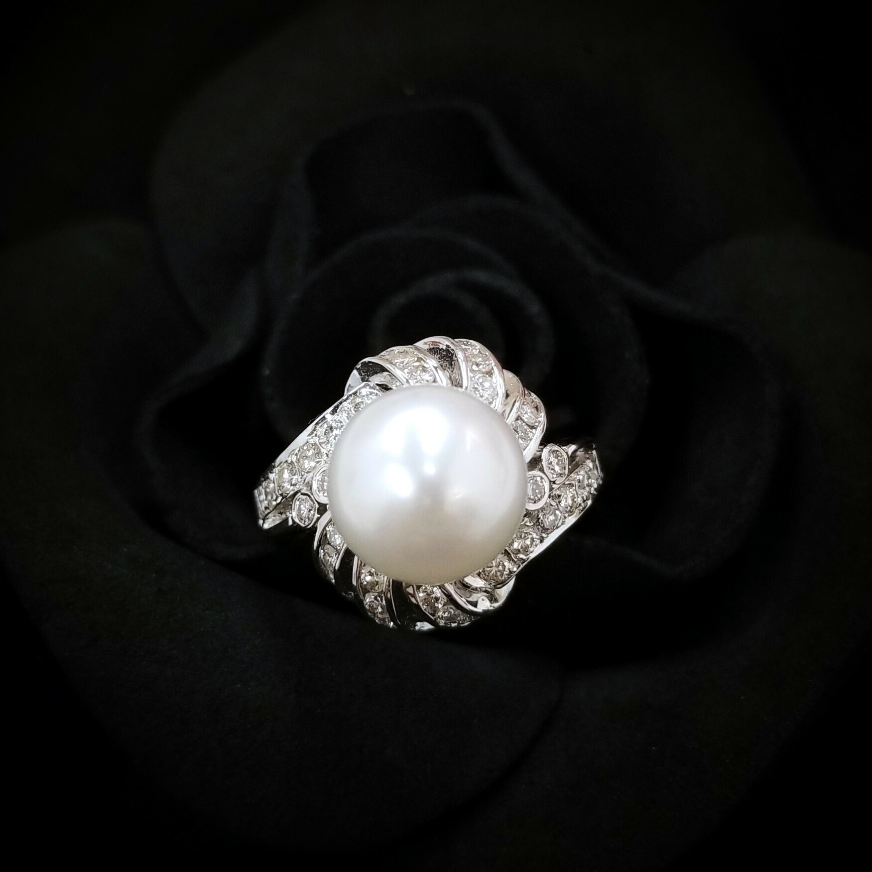 18K White Gold 0.51ct Diamond and Pearl Ring