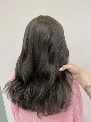 Dark tea brown that doesn’t require bleaching